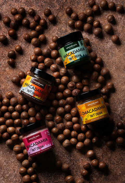 Makadamijų riešutų kremas su kakava ir medumi